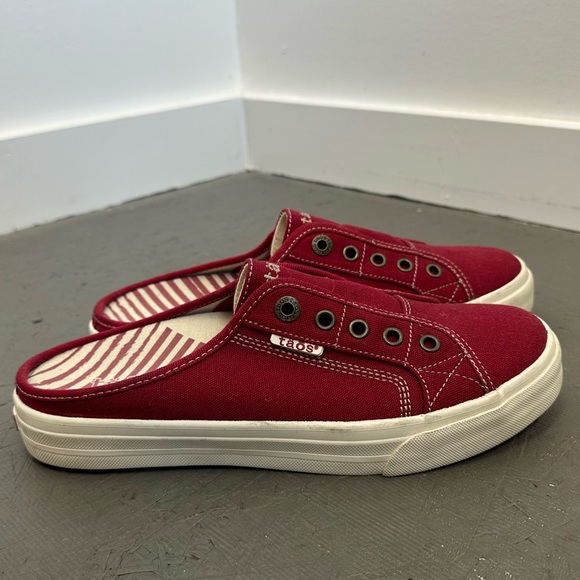 Taos EZ Soul Red Canvas Slip On Mule Sneakers Size 9 - Picture 1 of 10